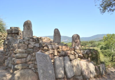 Filitosa, de plages en menhirs