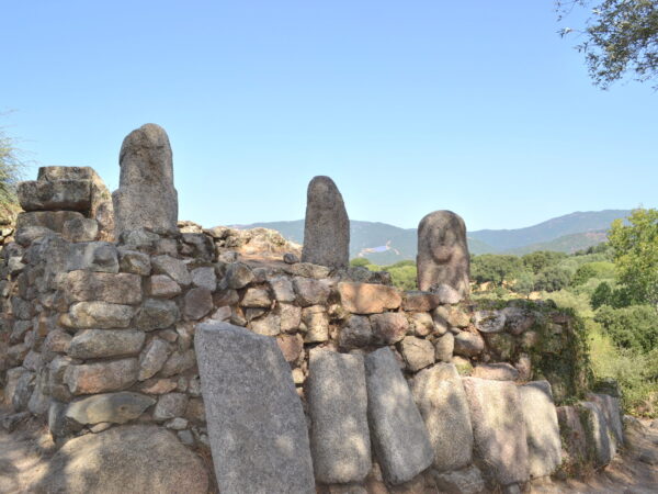 Filitosa, de plages en menhirs