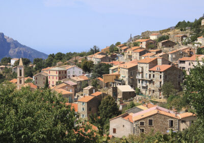 Corse authentique entre lac et maquis